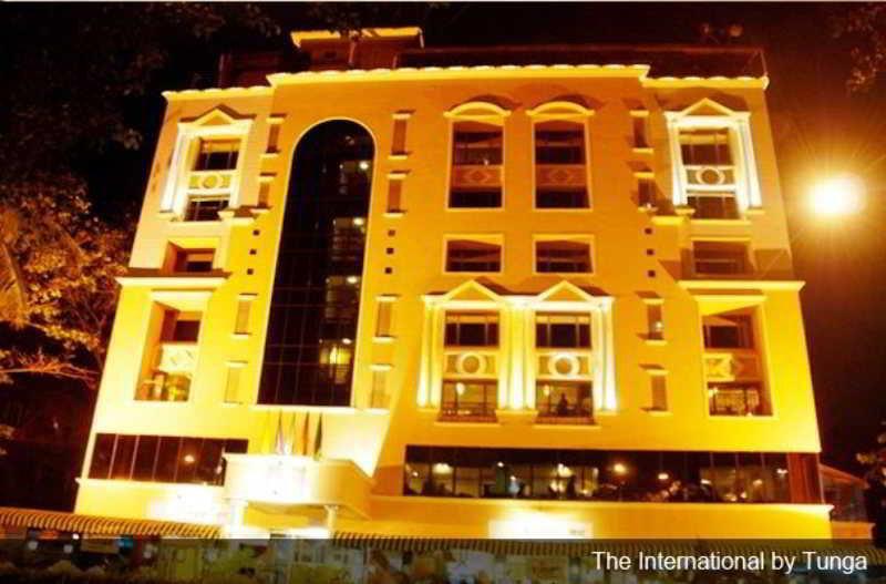 The International By Tunga Hotell Mumbai Exteriör bild