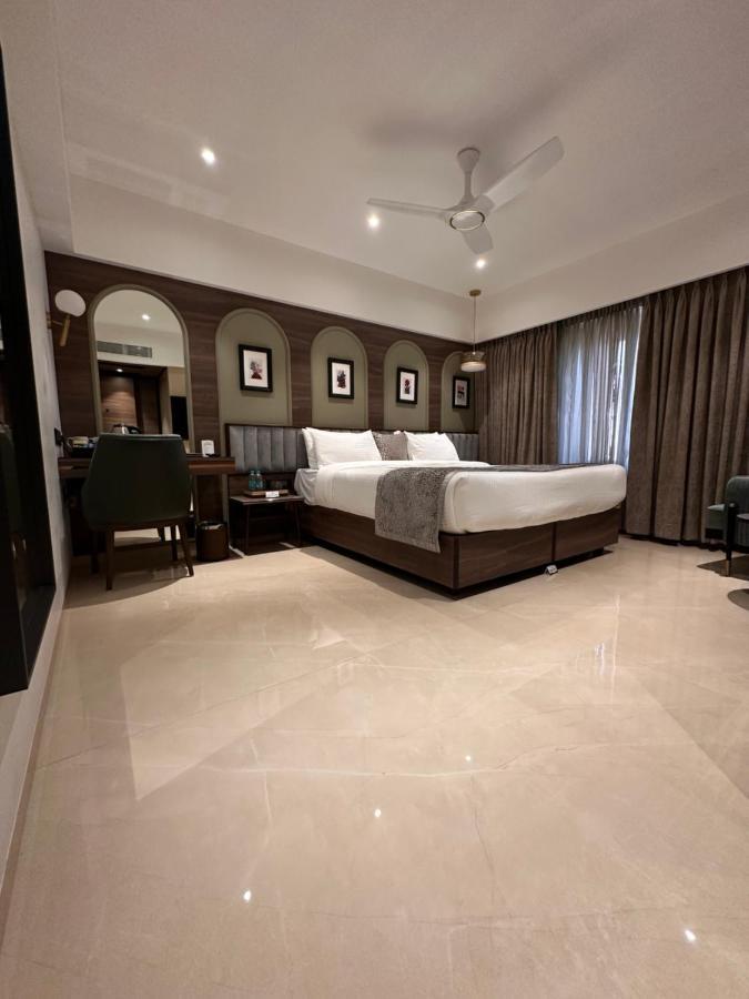 The International By Tunga Hotell Mumbai Exteriör bild