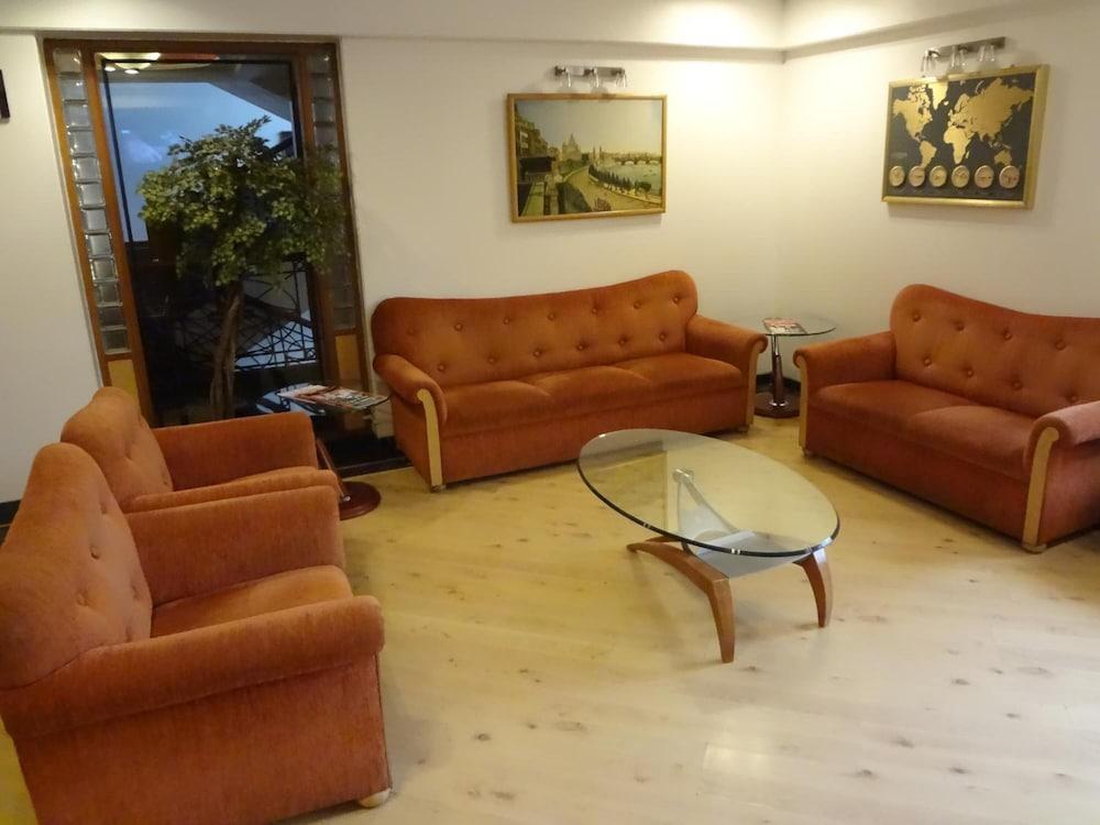 The International By Tunga Hotell Mumbai Exteriör bild