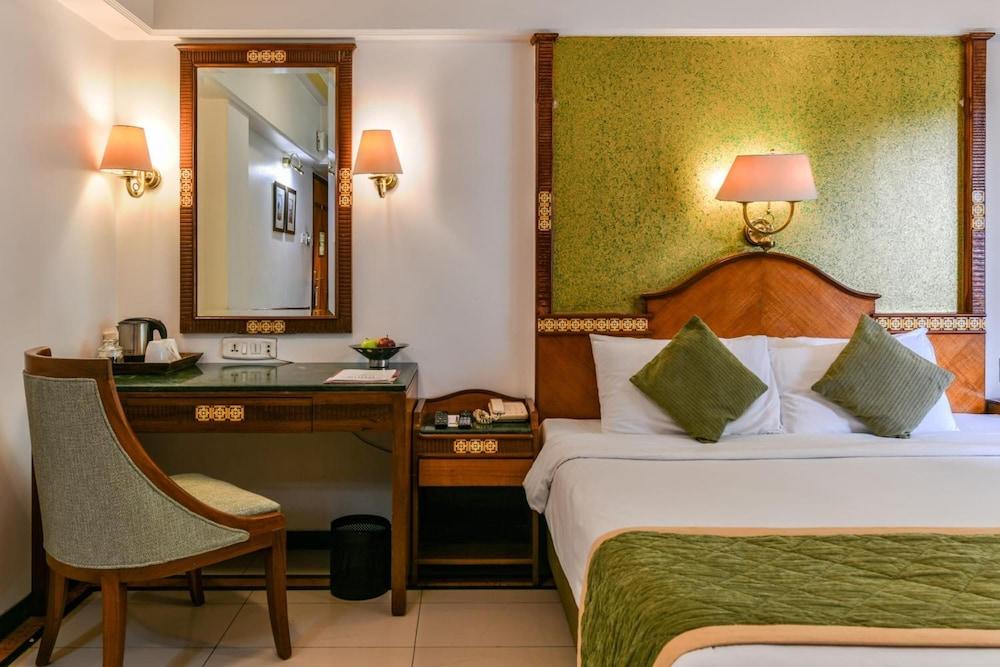 The International By Tunga Hotell Mumbai Exteriör bild