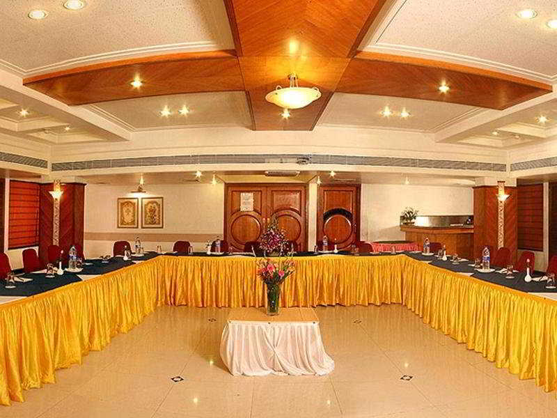 The International By Tunga Hotell Mumbai Exteriör bild