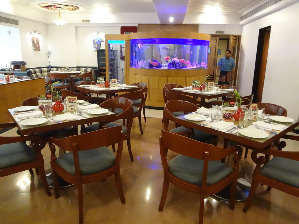 The International By Tunga Hotell Mumbai Exteriör bild